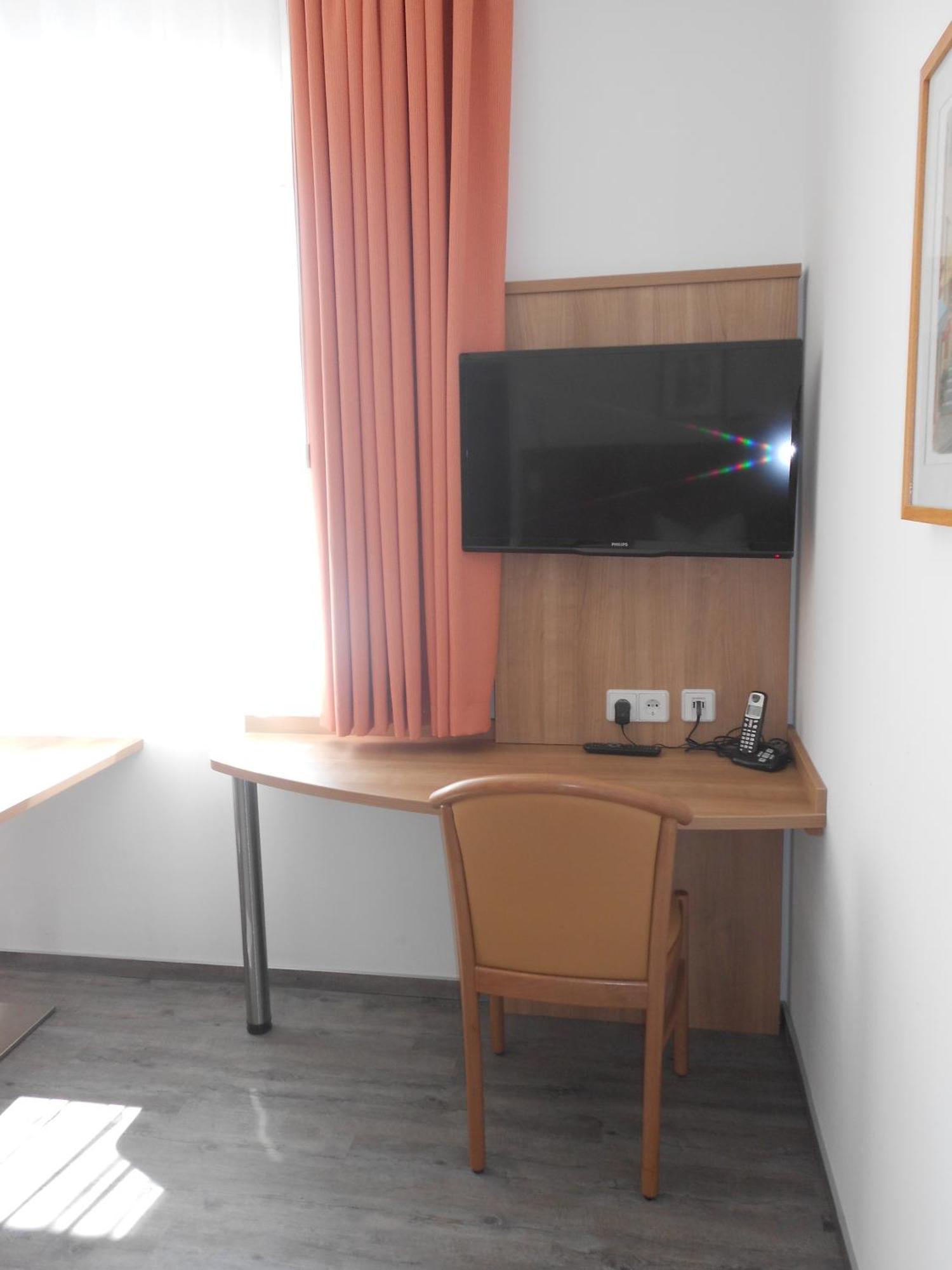Apartment-Pension Schwalbennest هيرتسوجيناوراخ الغرفة الصورة