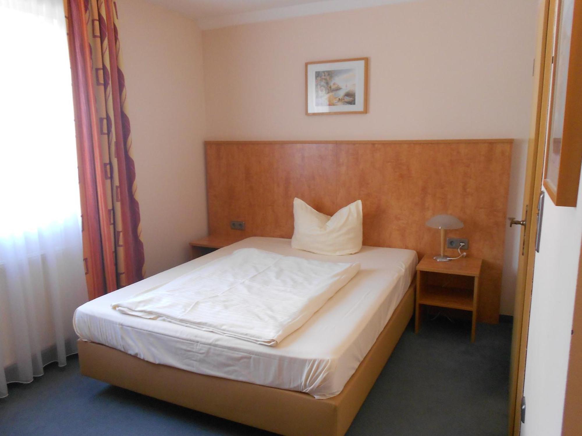 Apartment-Pension Schwalbennest هيرتسوجيناوراخ الغرفة الصورة