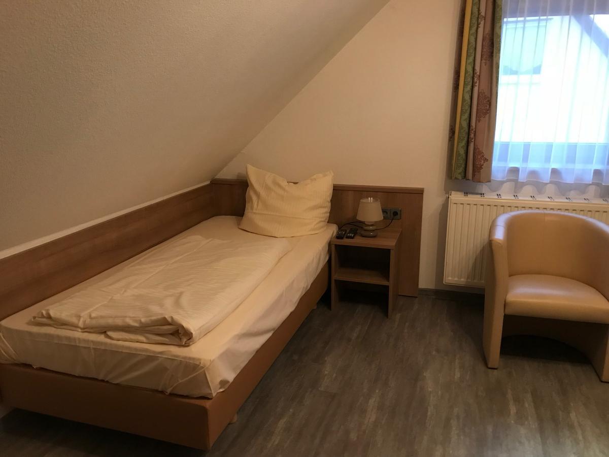 Apartment-Pension Schwalbennest هيرتسوجيناوراخ الغرفة الصورة