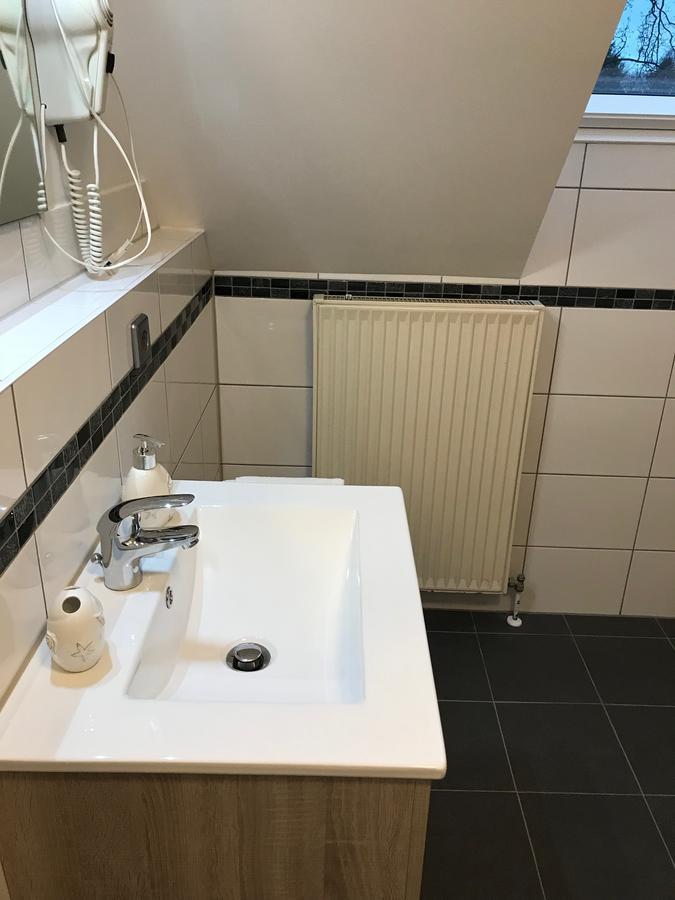 Apartment-Pension Schwalbennest هيرتسوجيناوراخ الغرفة الصورة