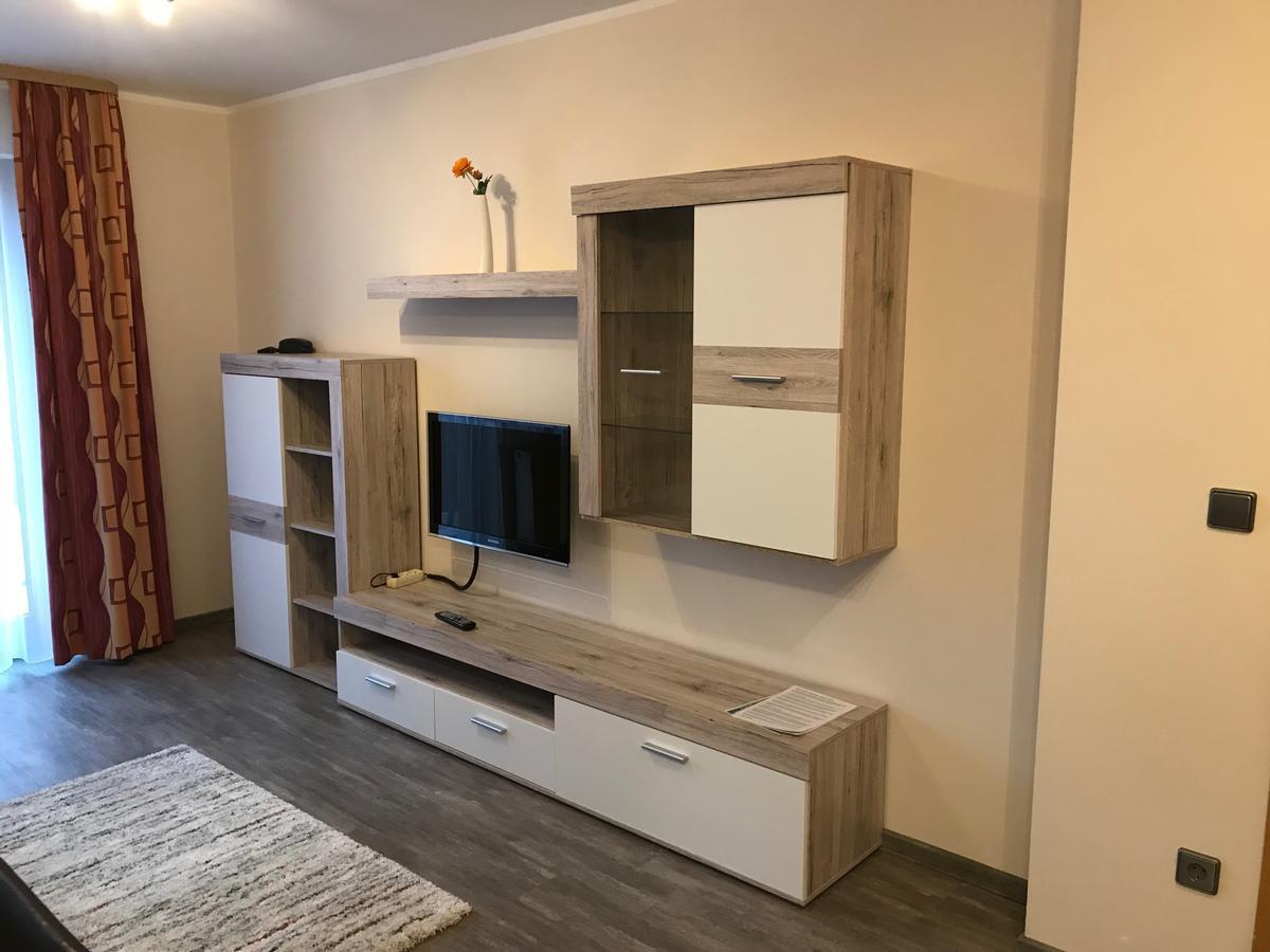 Apartment-Pension Schwalbennest هيرتسوجيناوراخ الغرفة الصورة